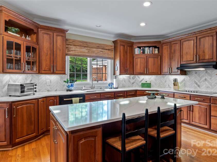 3129 Bentley Court, Winston Salem, NC 27104.  MLS# CAR4272483, YatesRealty ID 24868. 