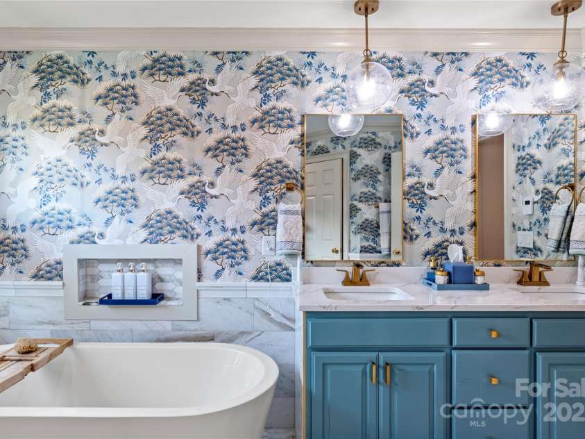 3129 Bentley Court, Winston Salem, NC 27104.  MLS# CAR4272483, YatesRealty ID 24868. 