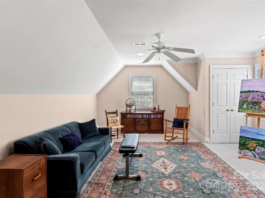 3129 Bentley Court, Winston Salem, NC 27104.  MLS# CAR4272483, YatesRealty ID 24868. 