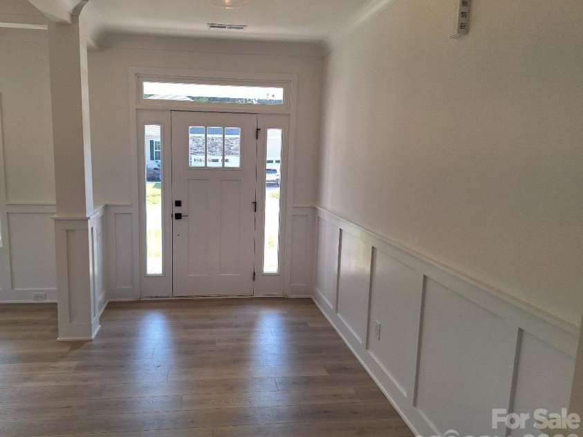 5115 Colchester Court, Catawba, NC 28609.  MLS# CAR4366234, YatesRealty ID 24868. Foyer