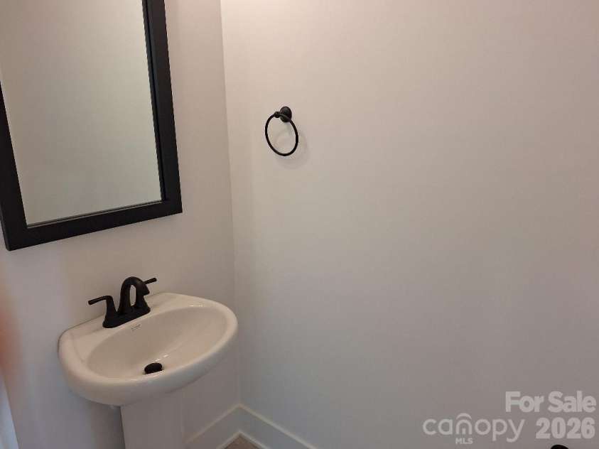 5115 Colchester Court, Catawba, NC 28609.  MLS# CAR4366234, YatesRealty ID 24868. Half Bath