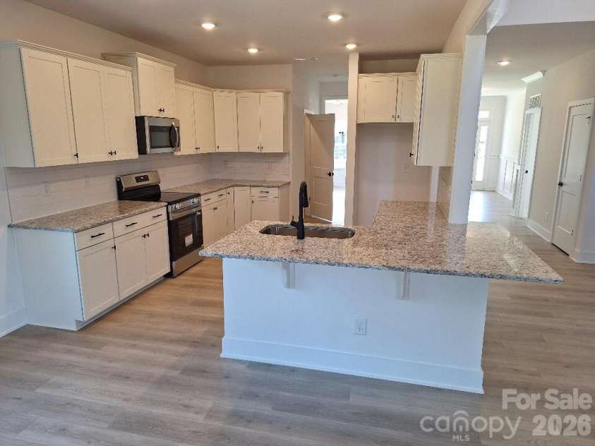 5115 Colchester Court, Catawba, NC 28609.  MLS# CAR4366234, YatesRealty ID 24868. Kitchen