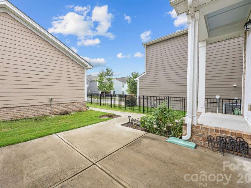 4028 Whittier Lane, Tega Cay, SC 29708.  MLS# CAR4373677, YatesRealty ID 24869. 