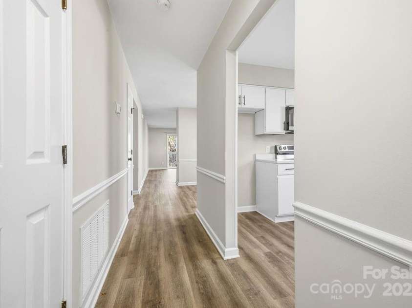 1605 Abbey Circle, Asheville, NC 28805.  MLS# CAR4332167, YatesRealty ID 2487. 