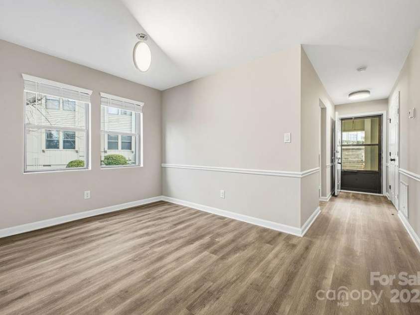 1605 Abbey Circle, Asheville, NC 28805.  MLS# CAR4332167, YatesRealty ID 2487. 