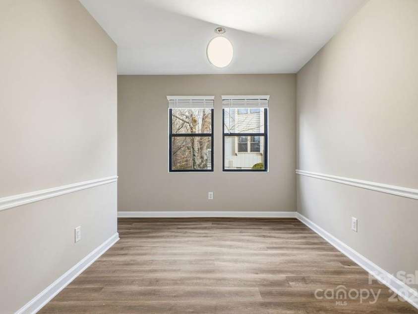 1605 Abbey Circle, Asheville, NC 28805.  MLS# CAR4332167, YatesRealty ID 2487. 