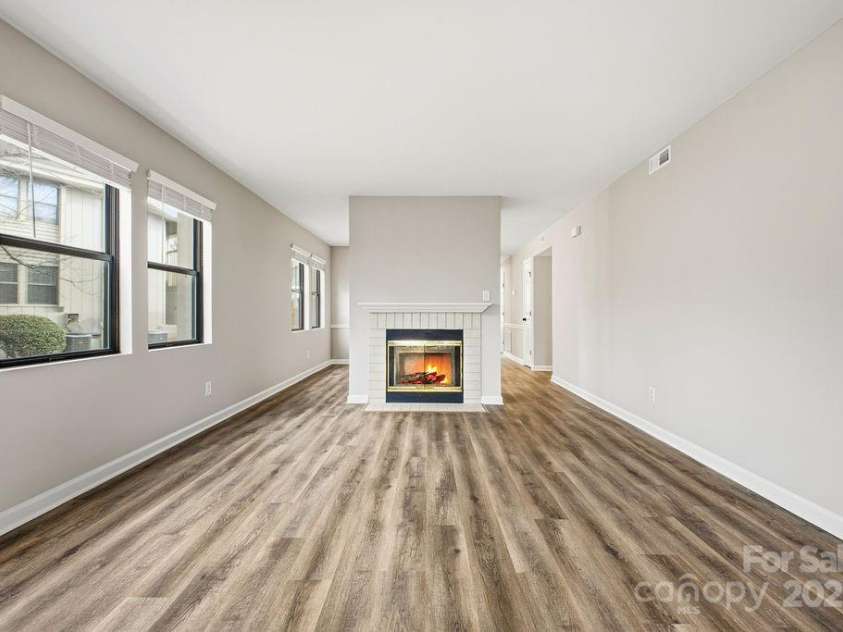 1605 Abbey Circle, Asheville, NC 28805.  MLS# CAR4332167, YatesRealty ID 2487. 