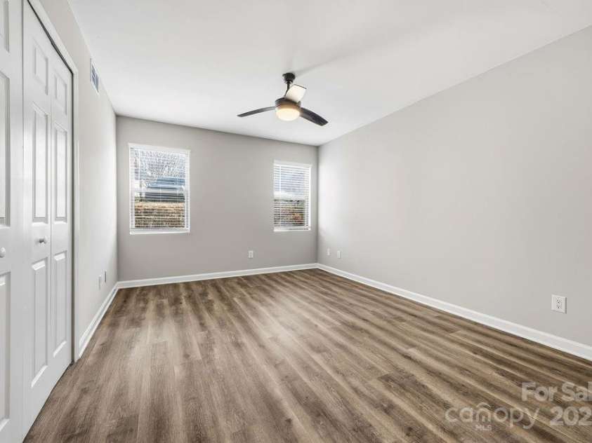 1605 Abbey Circle, Asheville, NC 28805.  MLS# CAR4332167, YatesRealty ID 2487. 