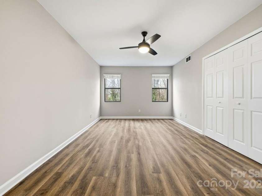 1605 Abbey Circle, Asheville, NC 28805.  MLS# CAR4332167, YatesRealty ID 2487. 