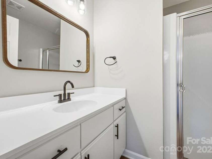 1605 Abbey Circle, Asheville, NC 28805.  MLS# CAR4332167, YatesRealty ID 2487. 