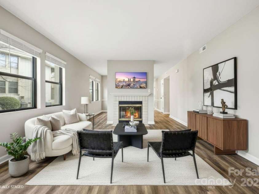 1605 Abbey Circle, Asheville, NC 28805.  MLS# CAR4332167, YatesRealty ID 2487. Virtually staged