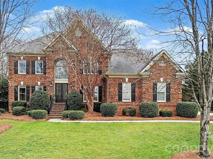 6919 Seton House Lane, Charlotte, NC 28277.  MLS# CAR4350375, YatesRealty ID 2487. Welcome Home!