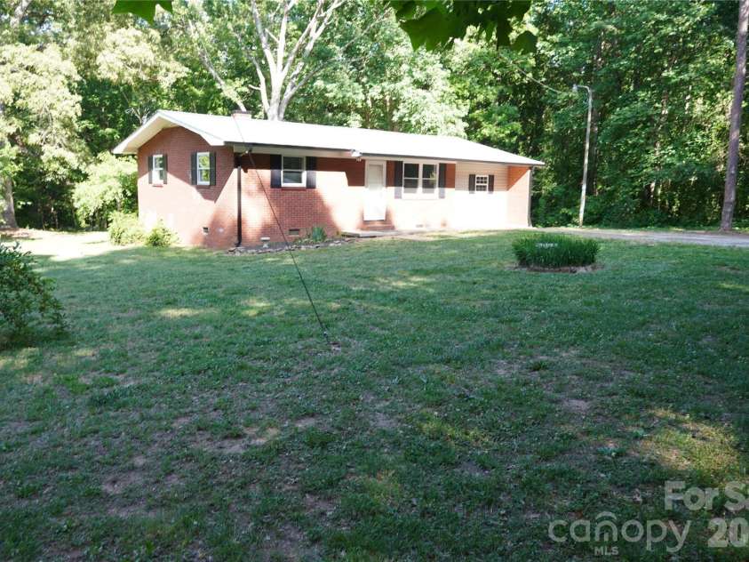 187 Owens Street, Ellenboro, NC 28040.  MLS# CAR4385447, YatesRealty ID 24871. 