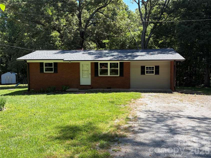 187 Owens Street, Ellenboro, NC 28040.  MLS# CAR4385447, YatesRealty ID 24871. 