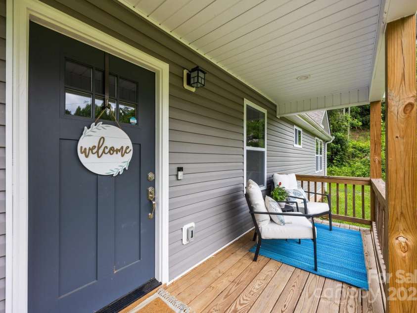 458 Summer Road, Hendersonville, NC 28792.  MLS# CAR4270734, YatesRealty ID 24871. 