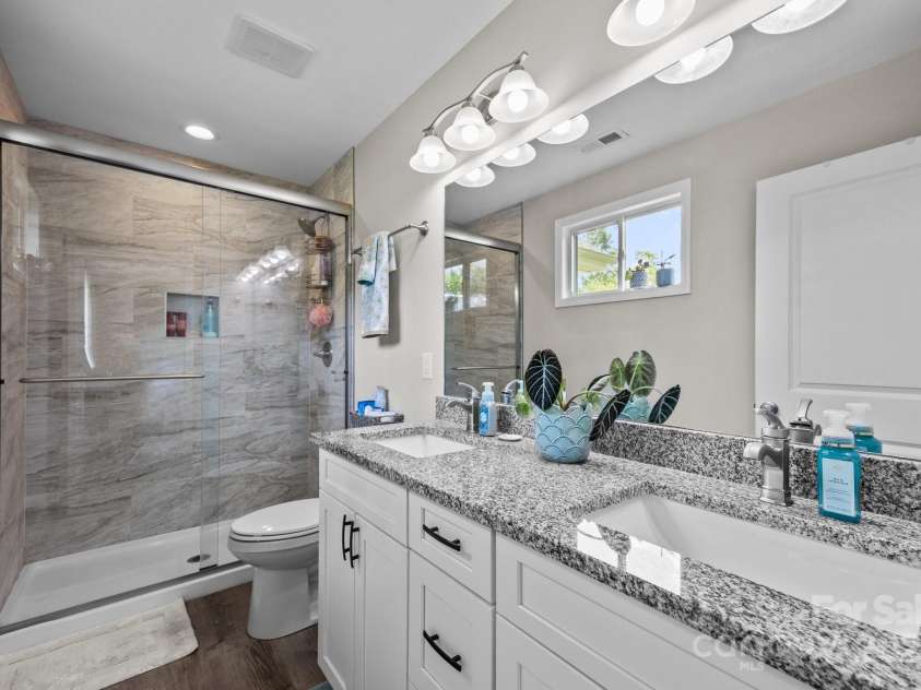 458 Summer Road, Hendersonville, NC 28792.  MLS# CAR4270734, YatesRealty ID 24871. 