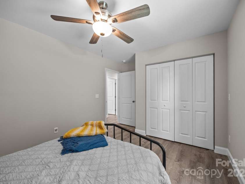 458 Summer Road, Hendersonville, NC 28792.  MLS# CAR4270734, YatesRealty ID 24871. 