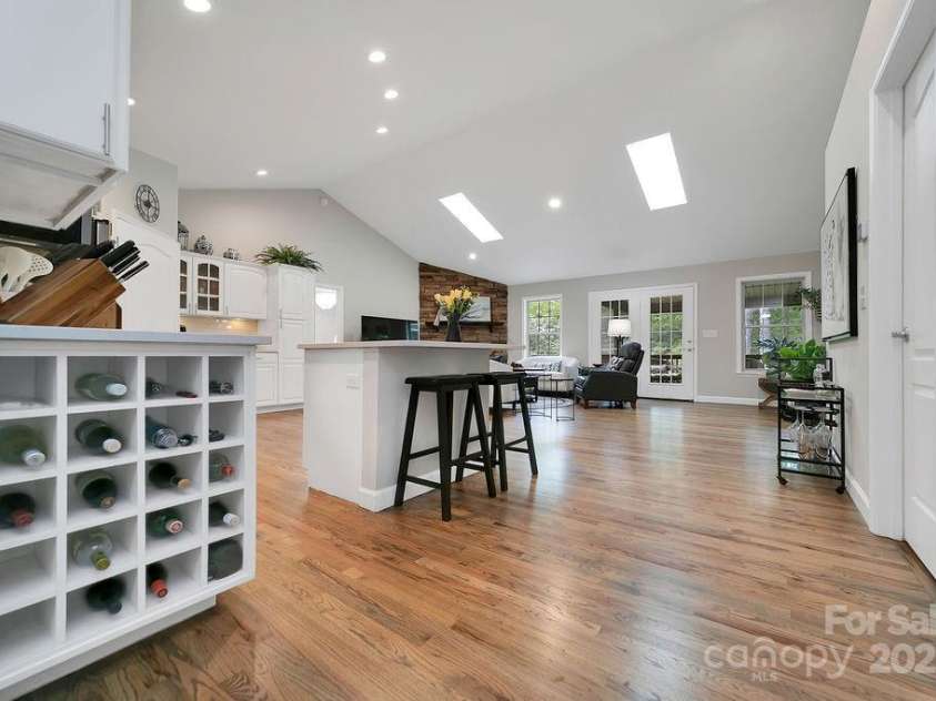 92 Nodatsi Court, Brevard, NC 28712.  MLS# CAR4268723, YatesRealty ID 24873. Built-in wine holder