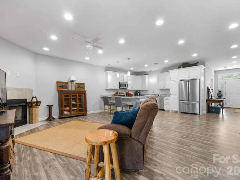 202 Ivy Court, Morganton, NC 28655.  MLS# CAR4384932, YatesRealty ID 24874. 