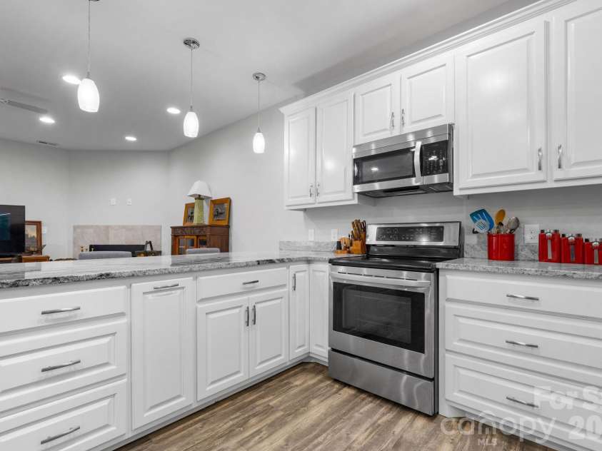 202 Ivy Court, Morganton, NC 28655.  MLS# CAR4384932, YatesRealty ID 24874. 