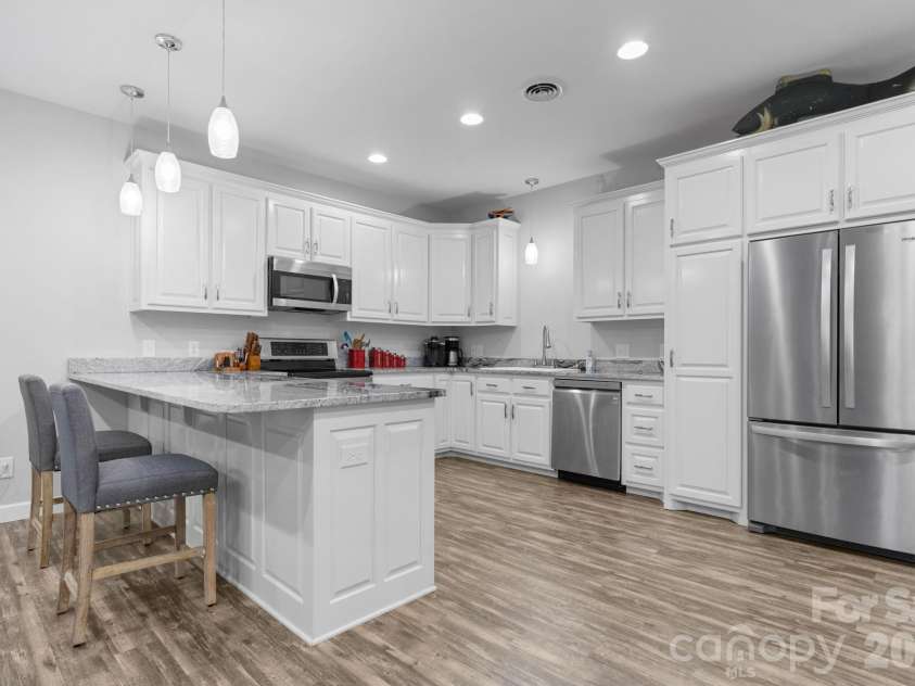 202 Ivy Court, Morganton, NC 28655.  MLS# CAR4384932, YatesRealty ID 24874. 