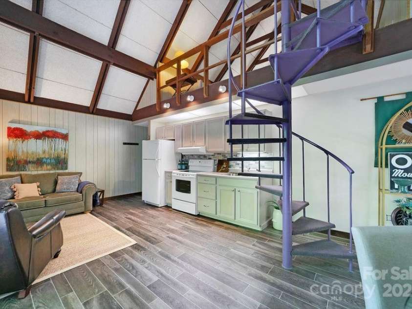 2023 Connestee Trail, Brevard, NC 28712.  MLS# CAR4276041, YatesRealty ID 24875. 