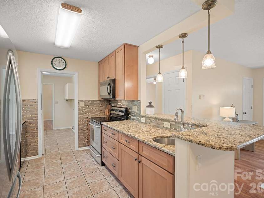 6 Mulberry Drive, Arden, NC 28704.  MLS# CAR4369188, YatesRealty ID 24876. 