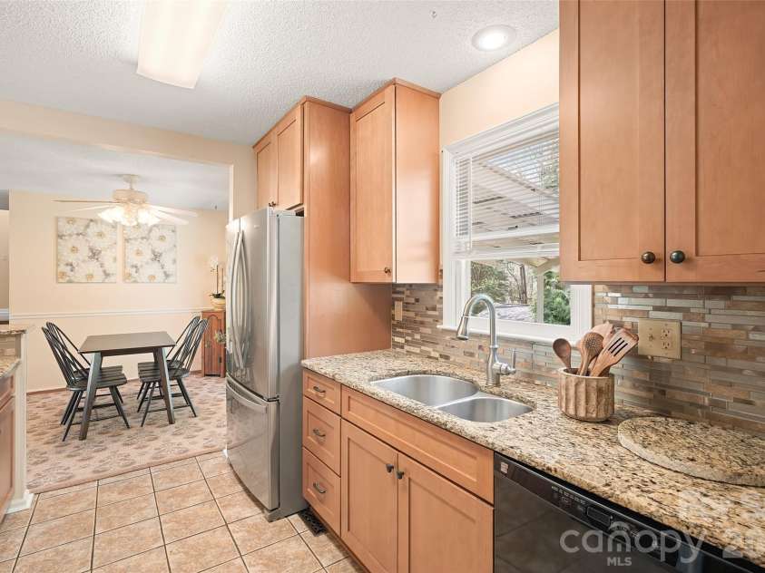 6 Mulberry Drive, Arden, NC 28704.  MLS# CAR4369188, YatesRealty ID 24876. 