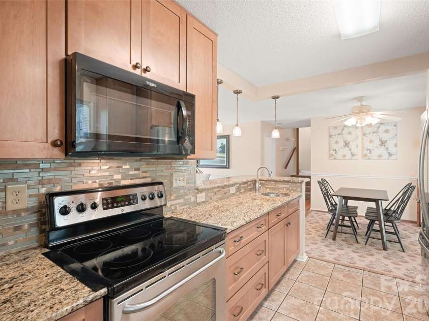 6 Mulberry Drive, Arden, NC 28704.  MLS# CAR4369188, YatesRealty ID 24876. 