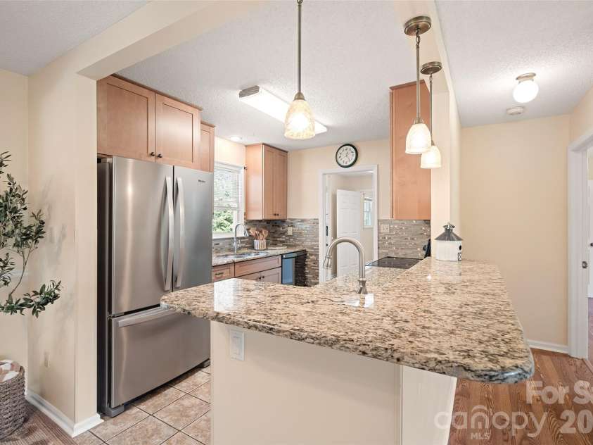 6 Mulberry Drive, Arden, NC 28704.  MLS# CAR4369188, YatesRealty ID 24876. 