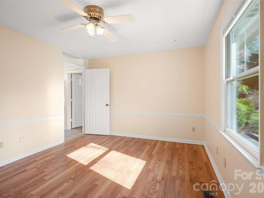 6 Mulberry Drive, Arden, NC 28704.  MLS# CAR4369188, YatesRealty ID 24876. 