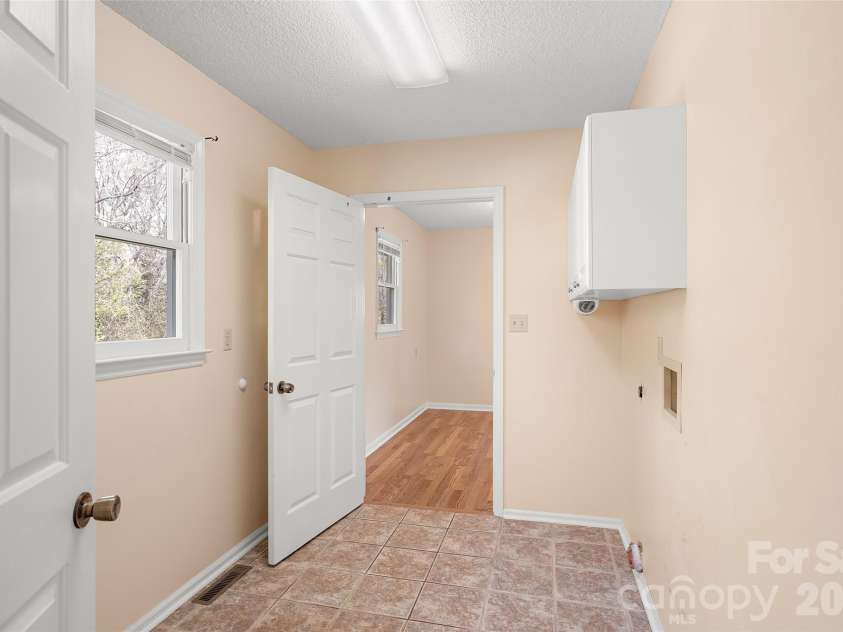 6 Mulberry Drive, Arden, NC 28704.  MLS# CAR4369188, YatesRealty ID 24876. 