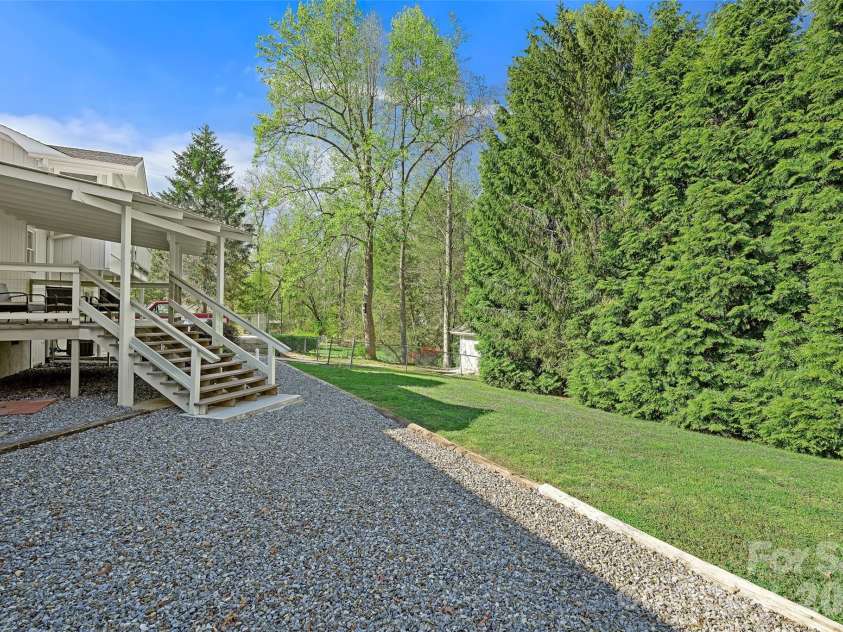 6 Mulberry Drive, Arden, NC 28704.  MLS# CAR4369188, YatesRealty ID 24876. 
