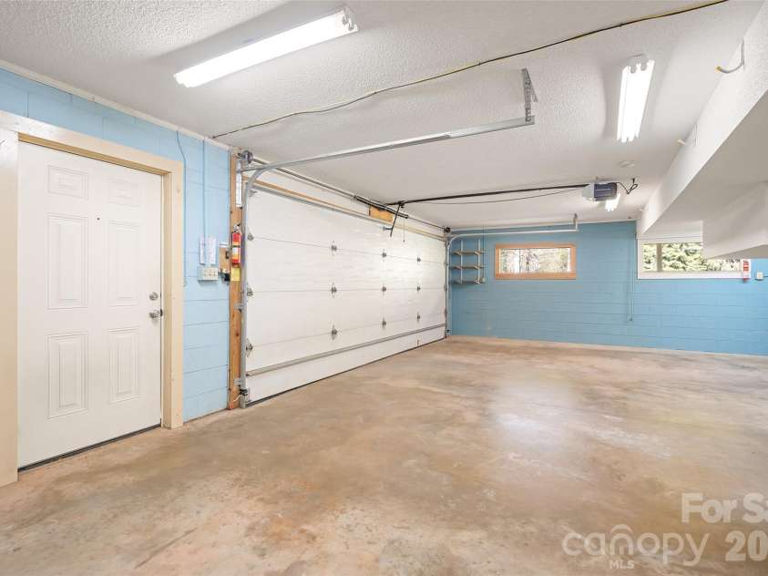 6 Mulberry Drive, Arden, NC 28704.  MLS# CAR4369188, YatesRealty ID 24876. 