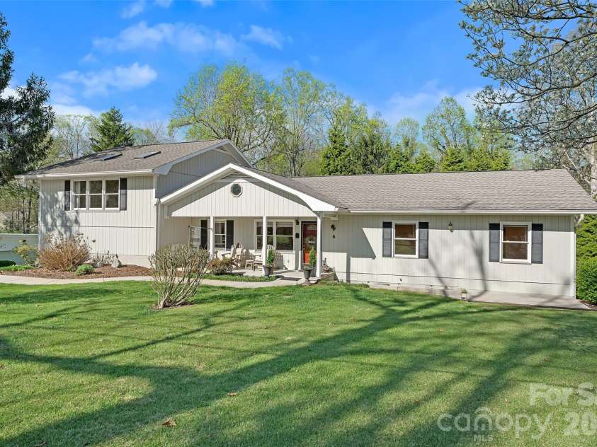6 Mulberry Drive, Arden, NC 28704.  MLS# CAR4369188, YatesRealty ID 24876. 