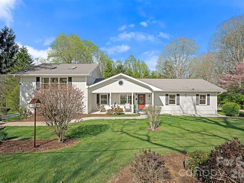 6 Mulberry Drive, Arden, NC 28704.  MLS# CAR4369188, YatesRealty ID 24876. 