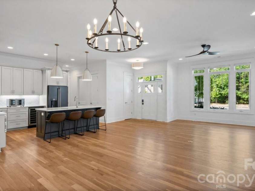 14140 Shelburne Village Drive, Charlotte, NC 28278.  MLS# CAR4375339, YatesRealty ID 24877. 
