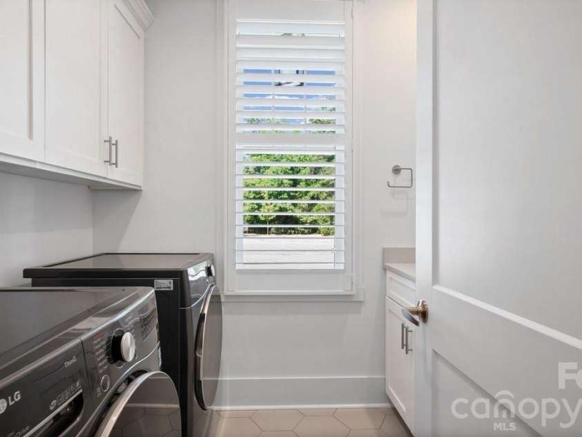 14140 Shelburne Village Drive, Charlotte, NC 28278.  MLS# CAR4375339, YatesRealty ID 24877. 