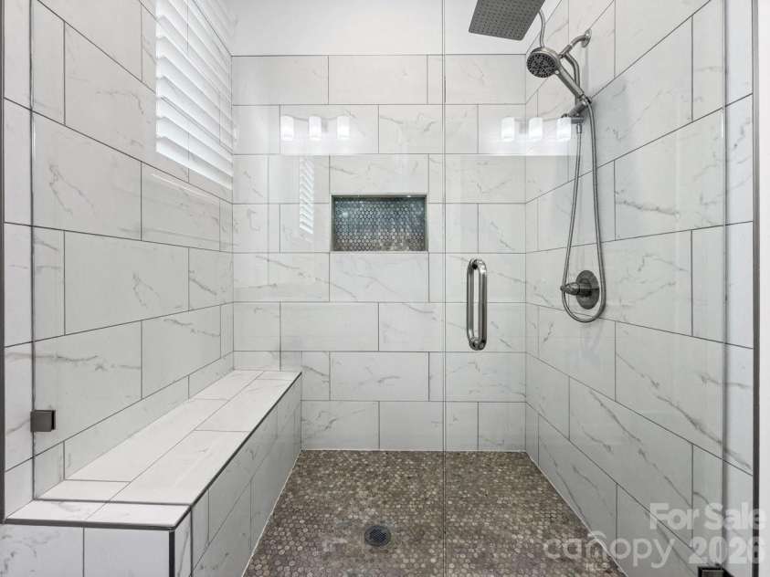 14140 Shelburne Village Drive, Charlotte, NC 28278.  MLS# CAR4375339, YatesRealty ID 24877. 