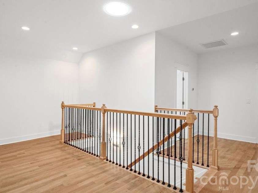 14140 Shelburne Village Drive, Charlotte, NC 28278.  MLS# CAR4375339, YatesRealty ID 24877. 