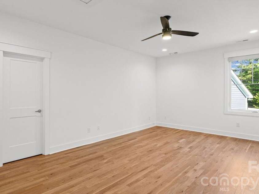 14140 Shelburne Village Drive, Charlotte, NC 28278.  MLS# CAR4375339, YatesRealty ID 24877. 