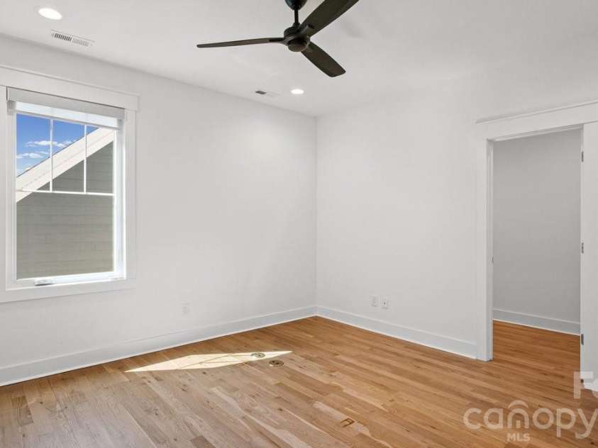 14140 Shelburne Village Drive, Charlotte, NC 28278.  MLS# CAR4375339, YatesRealty ID 24877. 