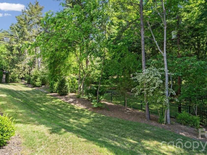 14140 Shelburne Village Drive, Charlotte, NC 28278.  MLS# CAR4375339, YatesRealty ID 24877. 