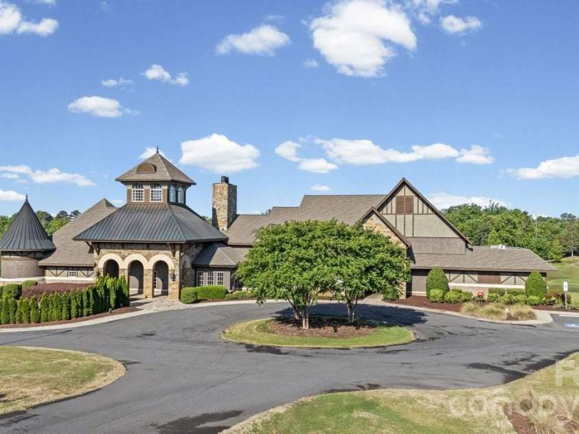 14140 Shelburne Village Drive, Charlotte, NC 28278.  MLS# CAR4375339, YatesRealty ID 24877. 