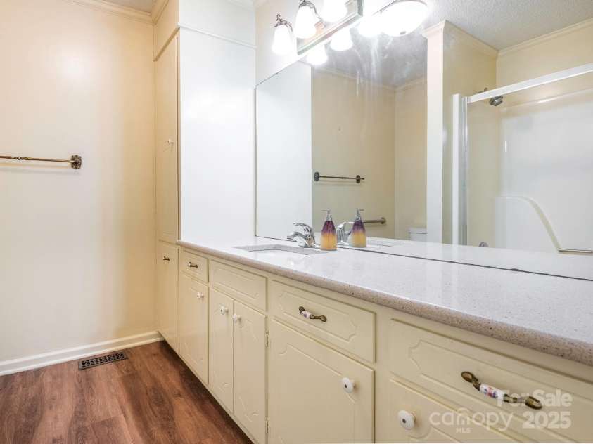 2222 Hearthstone Drive, Gastonia, NC 28056.  MLS# CAR4256250, YatesRealty ID 24878. Bathroom 2
