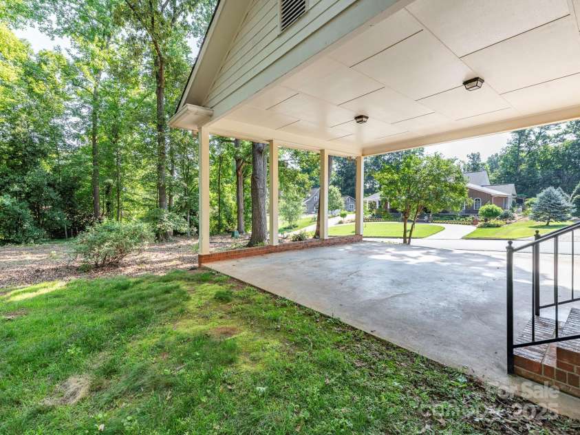 2222 Hearthstone Drive, Gastonia, NC 28056.  MLS# CAR4256250, YatesRealty ID 24878. Covered Parking