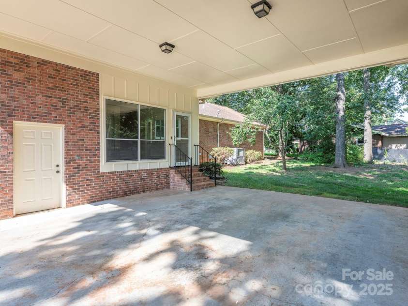 2222 Hearthstone Drive, Gastonia, NC 28056.  MLS# CAR4256250, YatesRealty ID 24878. Covered Parking