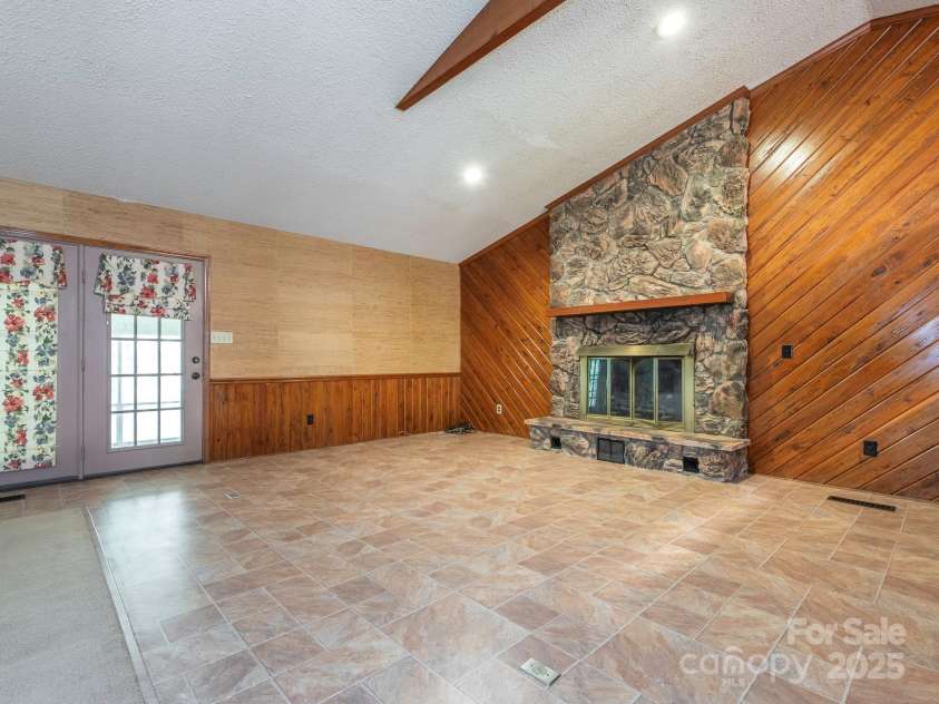 2222 Hearthstone Drive, Gastonia, NC 28056.  MLS# CAR4256250, YatesRealty ID 24878. Family Room