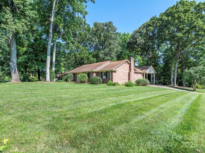 2222 Hearthstone Drive, Gastonia, NC 28056.  MLS# CAR4256250, YatesRealty ID 24878. Front Exterior