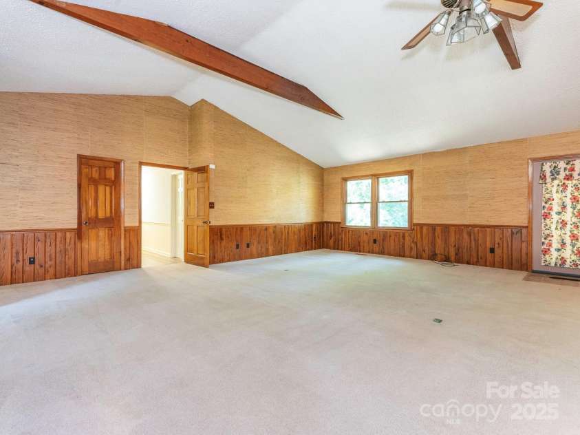 2222 Hearthstone Drive, Gastonia, NC 28056.  MLS# CAR4256250, YatesRealty ID 24878. Great Room